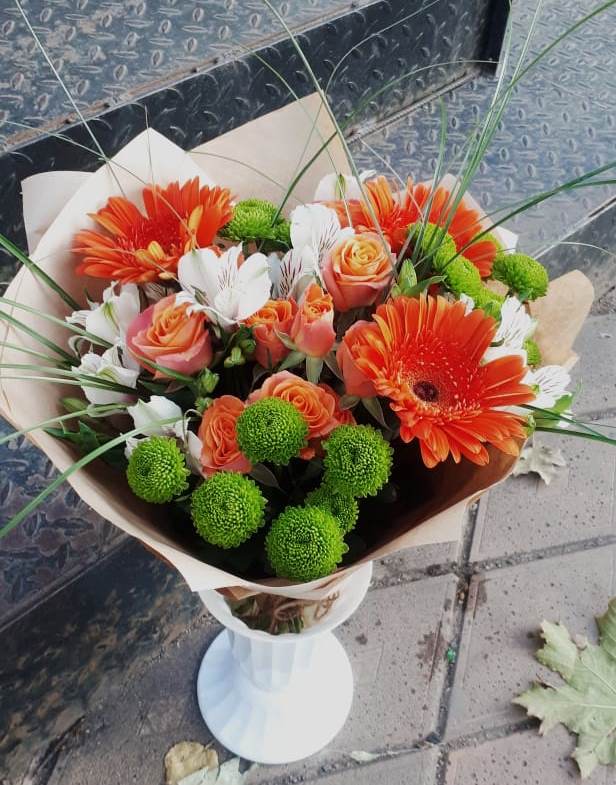 Букет цветов из: Герберы, Хризантемы, Альстромерии и Розы в Винзили