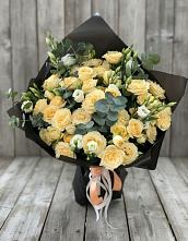 Букет цветов из:  Розы и Лизиантусы в Винзили