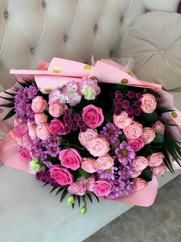 Букет цветов из: Хризантемы, Розы и Лизиантусы в Винзили