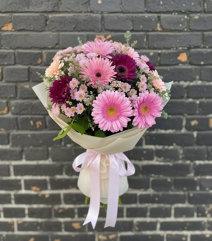 Букет цветов из: Герберы и Хризантемы в Винзили