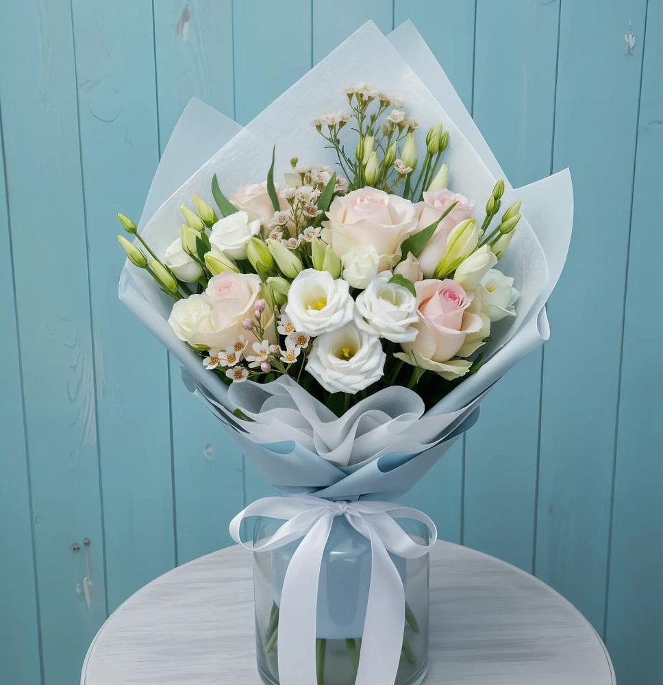 Букет цветов из: Розы и Лизиантусы в Винзили