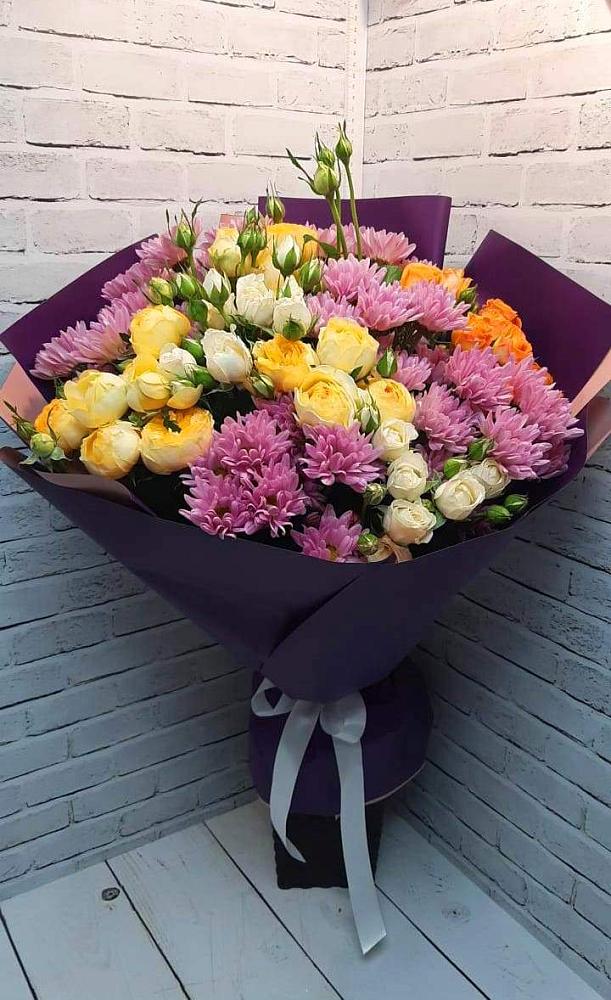 Букет цветов из: Хризантемы и Розы в Винзили