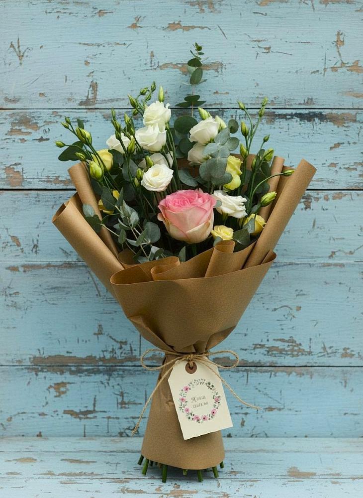 Букет цветов из: Розы и Лизиантусы в Винзили