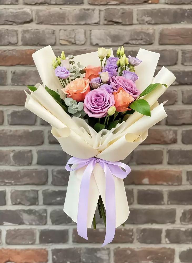 Букет цветов из: Лизиантусы и Розы в Винзили