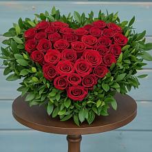 Цветочная композиция из Розы в виде сердца в Винзили