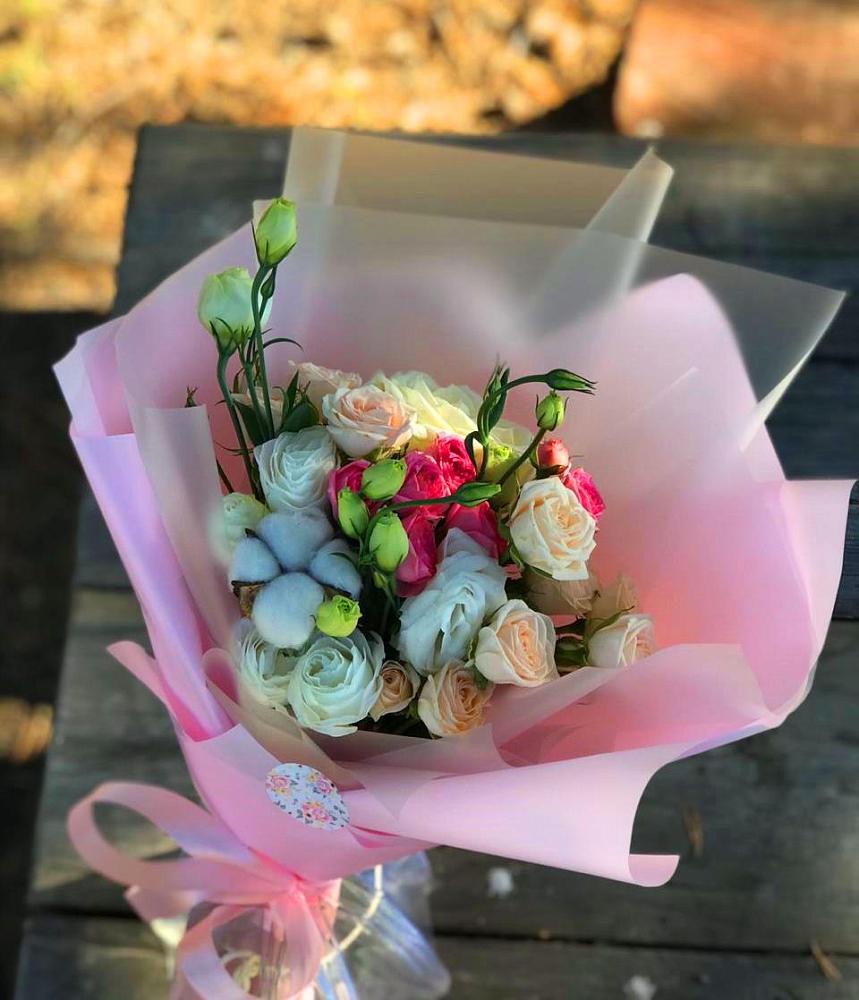 Букет цветов из: Розы и Лизиантусы в Винзили