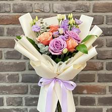 Букет цветов из:  Лизиантусы и Розы в Винзили