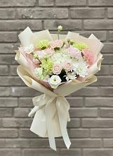 Букет цветов из:  Гвоздики, Розы, Лизиантусы и Хризантемы в Винзили