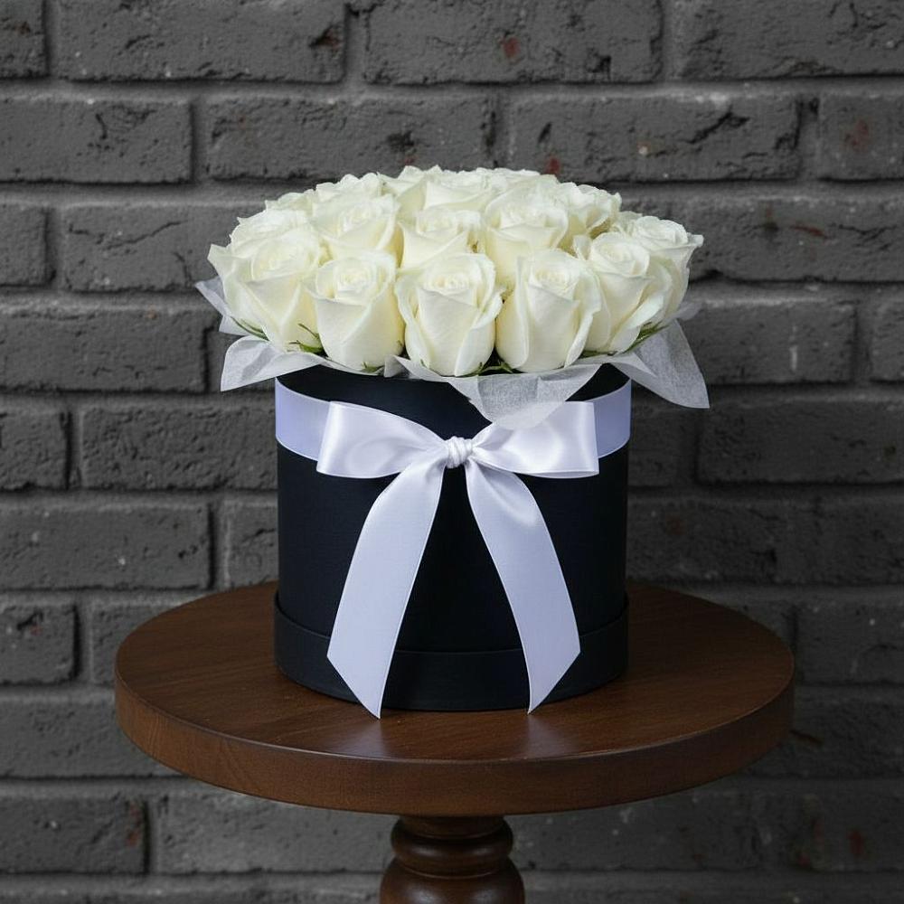 Цветочная композиция из Розы в шляпной коробке в Винзили